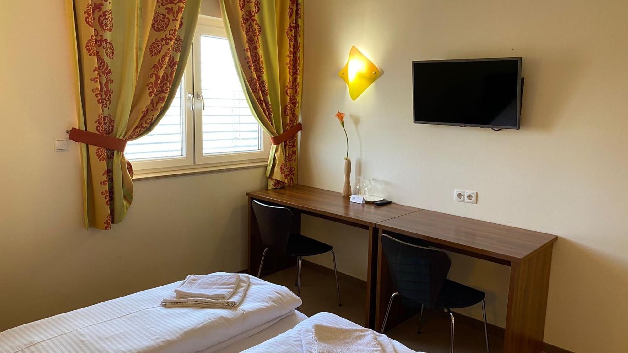 Hotel Weinland Donnerskirchen Pokoj fotografie